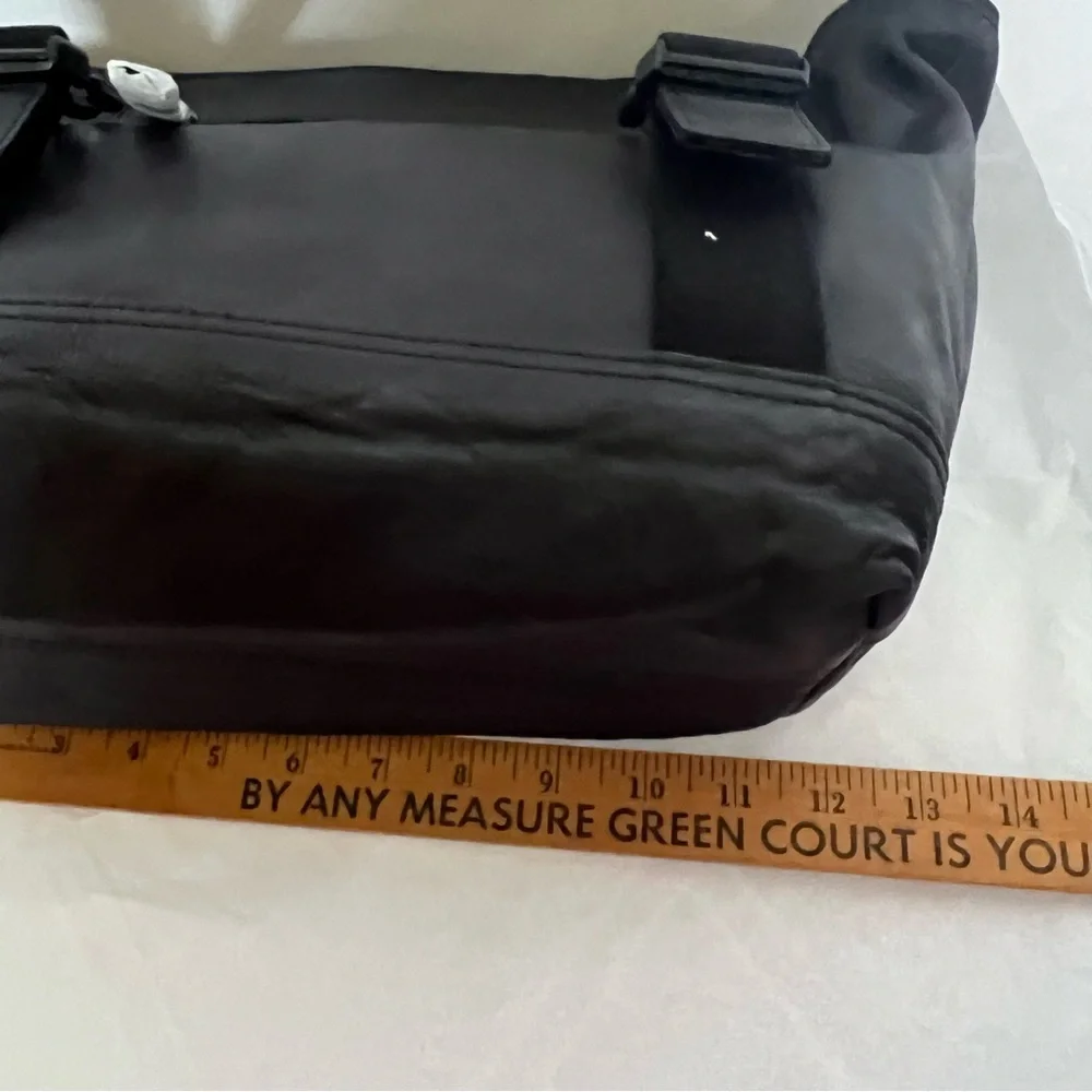 NWT FRYE AND CO. Cody Messenger Black Leather Bag